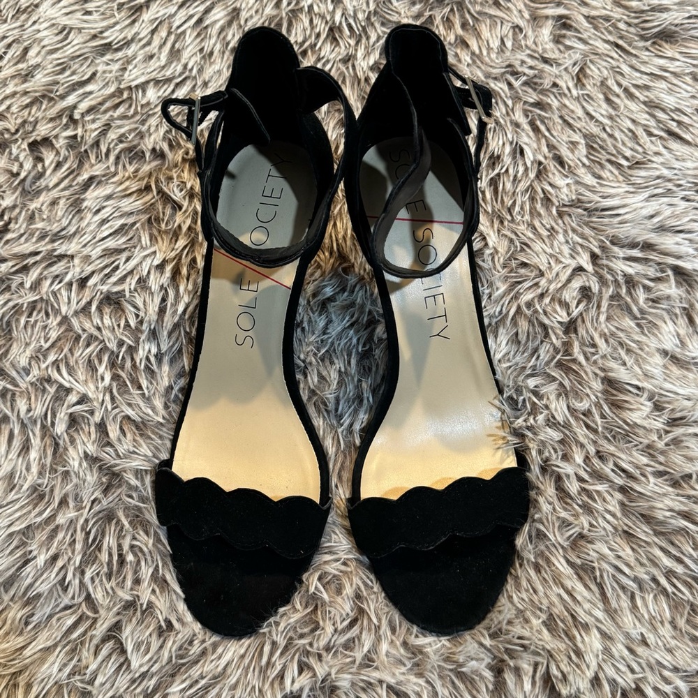 Sole Society sz 8B leather upper Black stiletto Heels